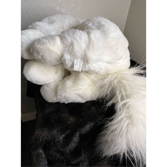 Douglas Canadian Mist white arctic wolf husky 24” realistic plush - Picture 12 of 14